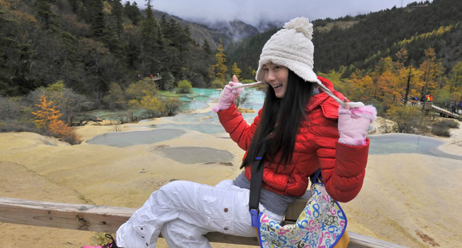 4-day Jiuzhaigou Huanglong Taoping Qiang Village Tour