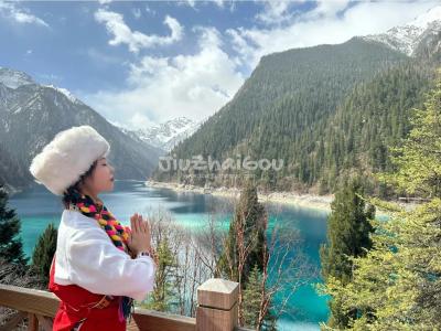 Jiuzhaigou Travel April 