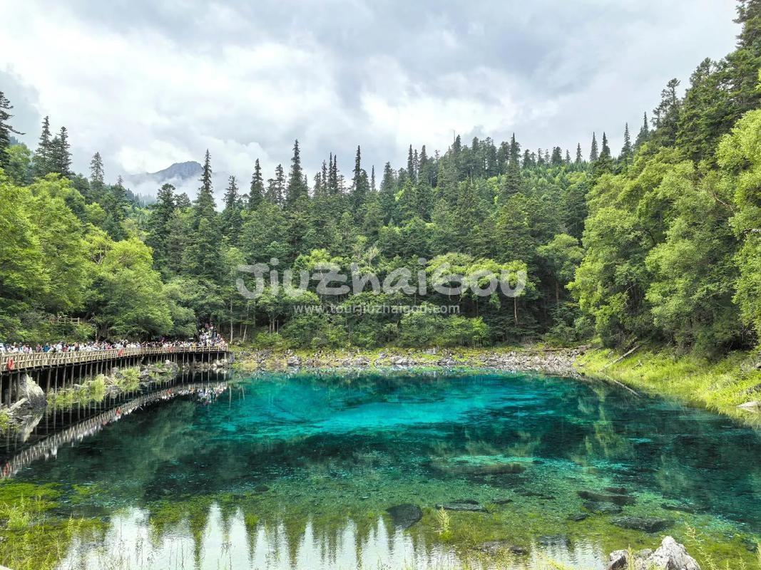 Jiuzhaigou Travel August