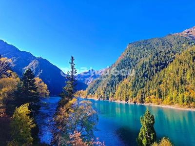 Jiuzhaigou in October