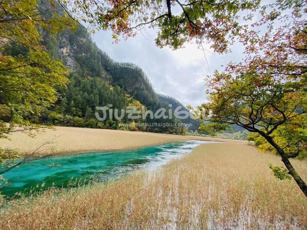 Jiuzhaigou in October