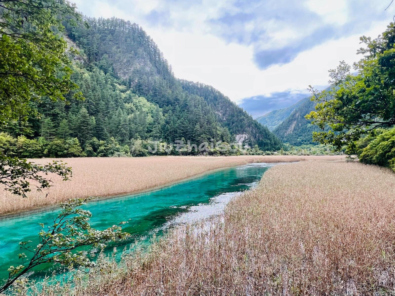 Jiuzhaigou in October