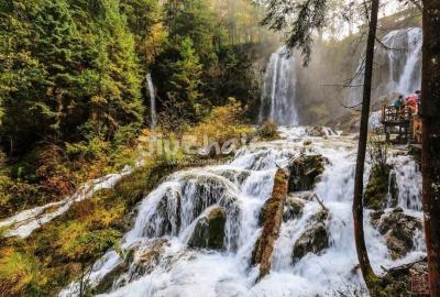 Autumn in Jiuzhaigou
