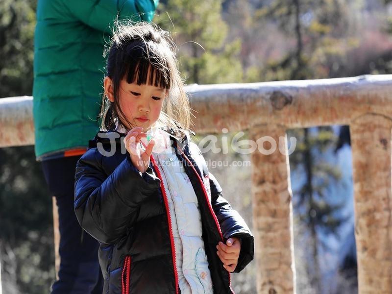 Beautiful Girls in Jiuzhaigou