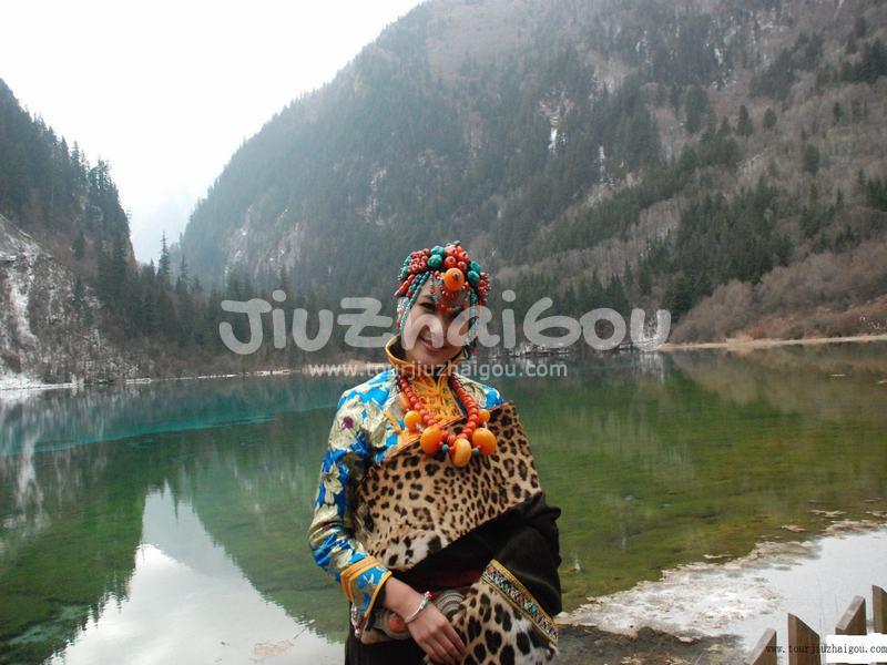 Beautiful Girls in Jiuzhaigou