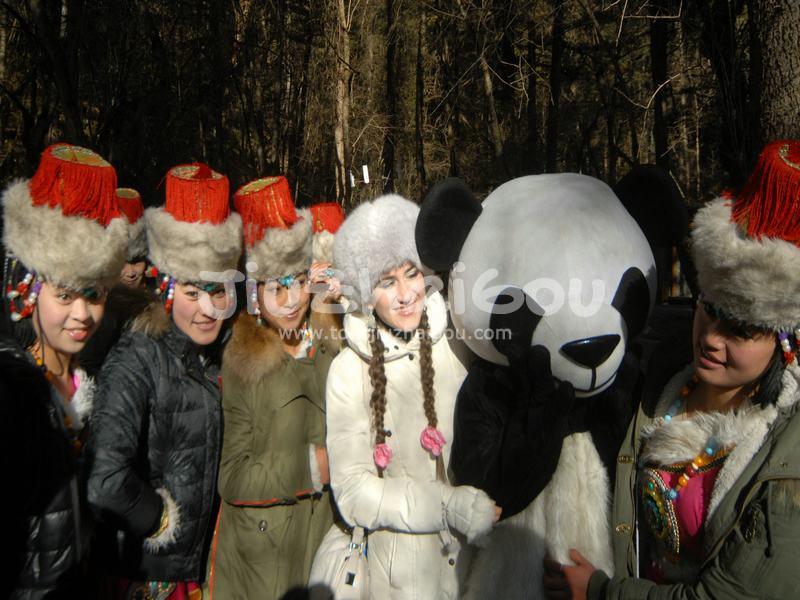 Beautiful Girls in Jiuzhaigou