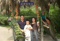 Happy group photo in Chengdu Zoo
