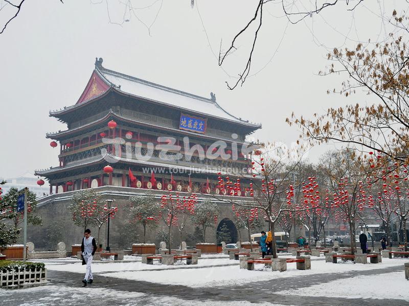 Xi'an Drum Tower in Snow
