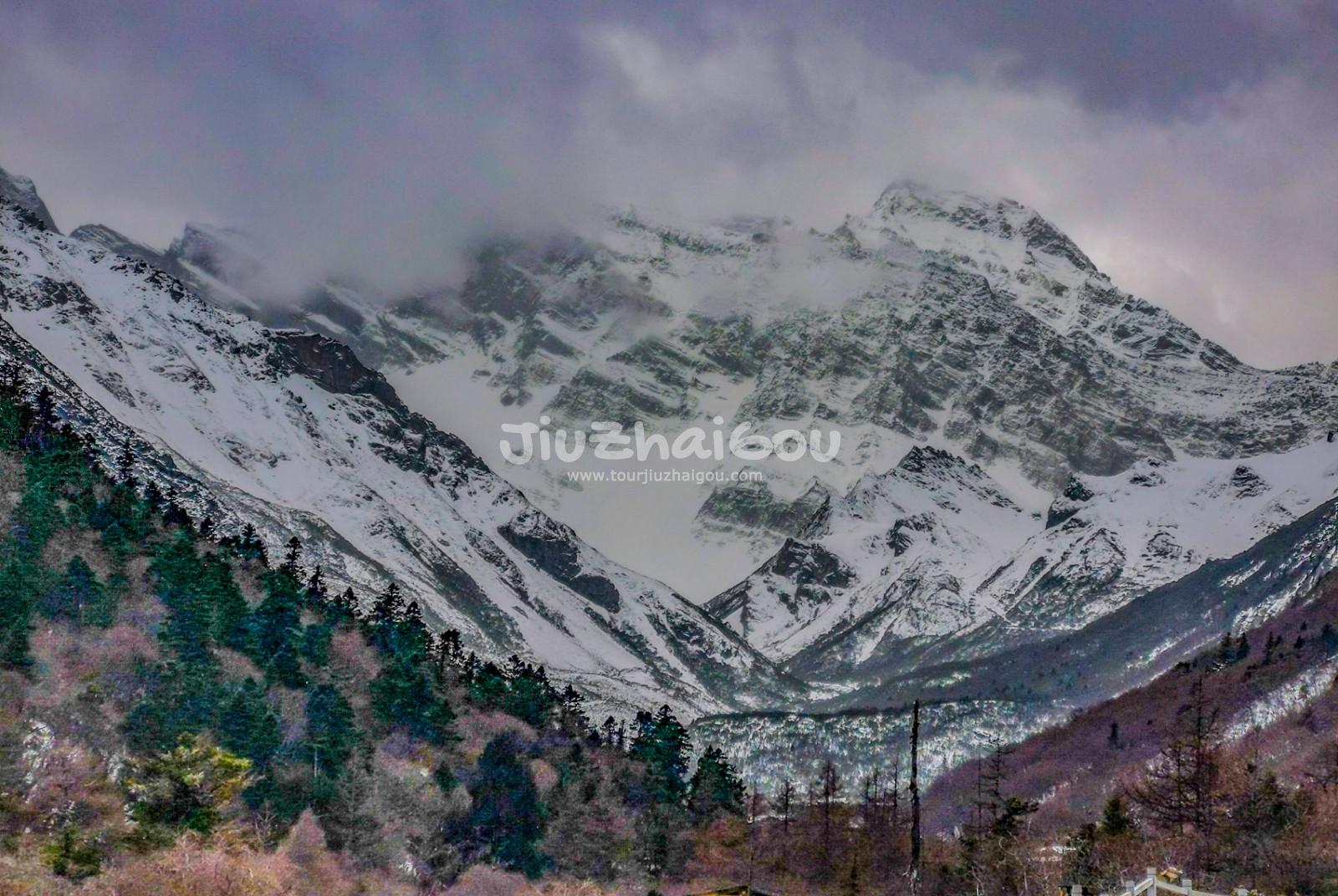 Yucui Peak - Huanglong Valley