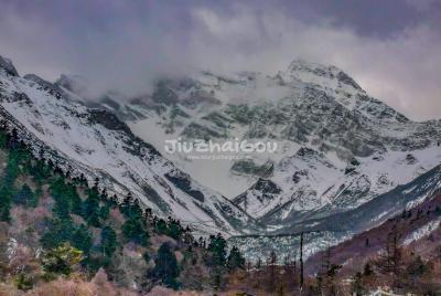Yucui Peak - Huanglong Valley