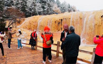 the Body Washing Cave - Yellow Dragon Valley