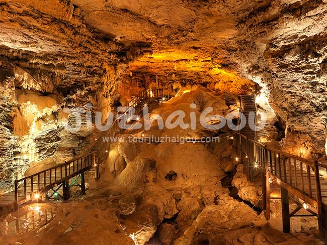 The Yellow Dragon Cave in Yellow Dragon Valley