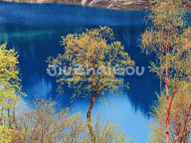 Jiuzhaigou in April 