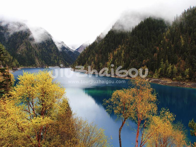 Jiuzhaigou in April 