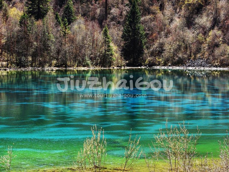 Jiuzhaigou in April 