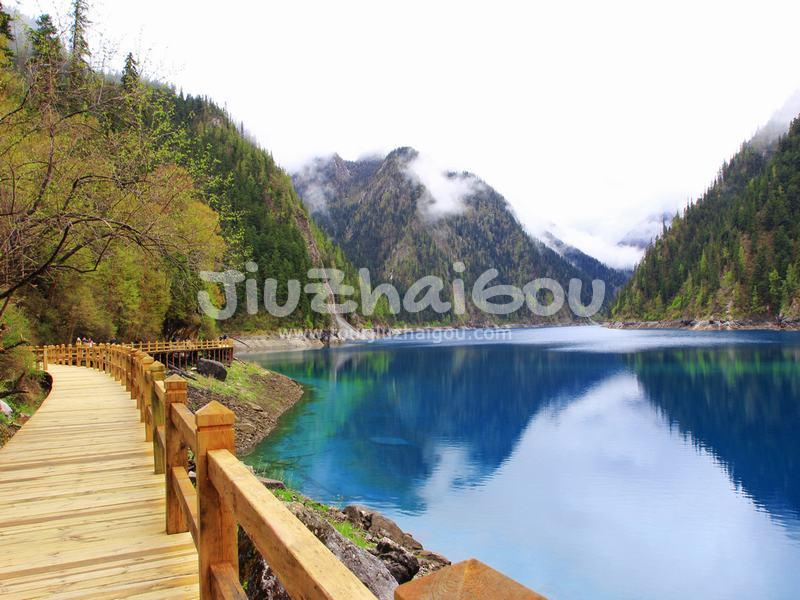 Jiuzhaigou in April 