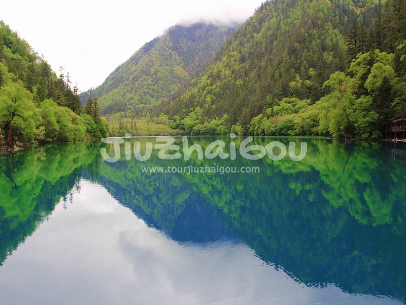 Jiuzhaigou in April 