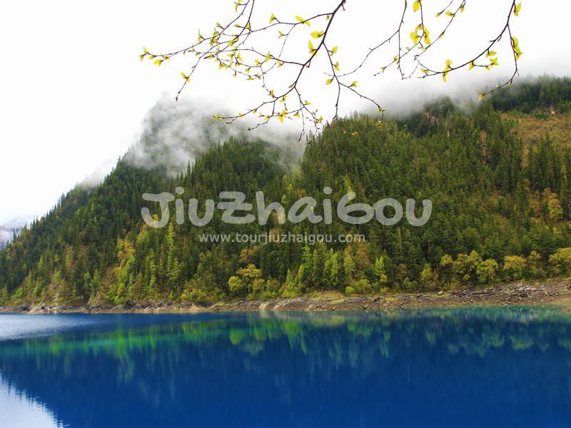 Jiuzhaigou in April 