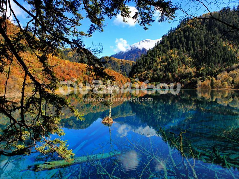 Visit Jiuzhaigou in October