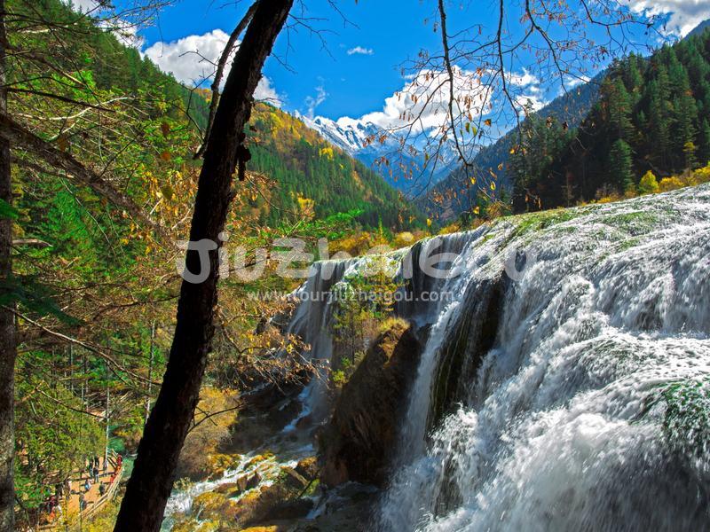 Visit Jiuzhaigou in October