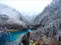 Snowy Five-Flower Lake in Jiuzhaigou 