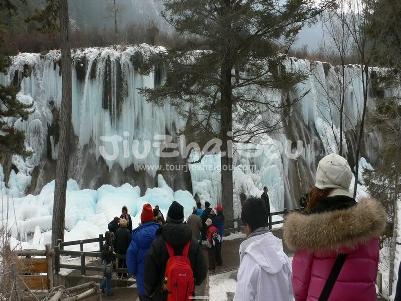 Icy Nuorilang Waterfall in Jiuzhaigou 