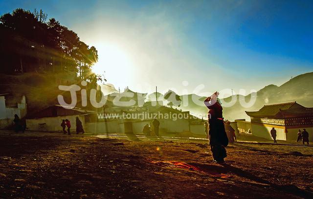 Devout prayer in Langmusi Village
