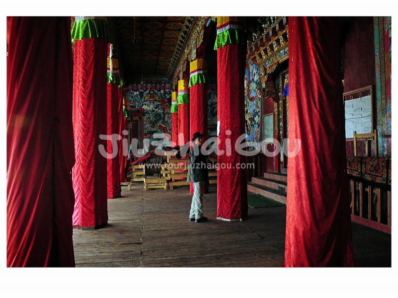 Litang Temple