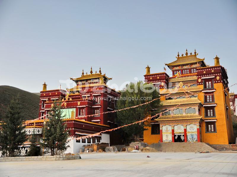 Litang Temple