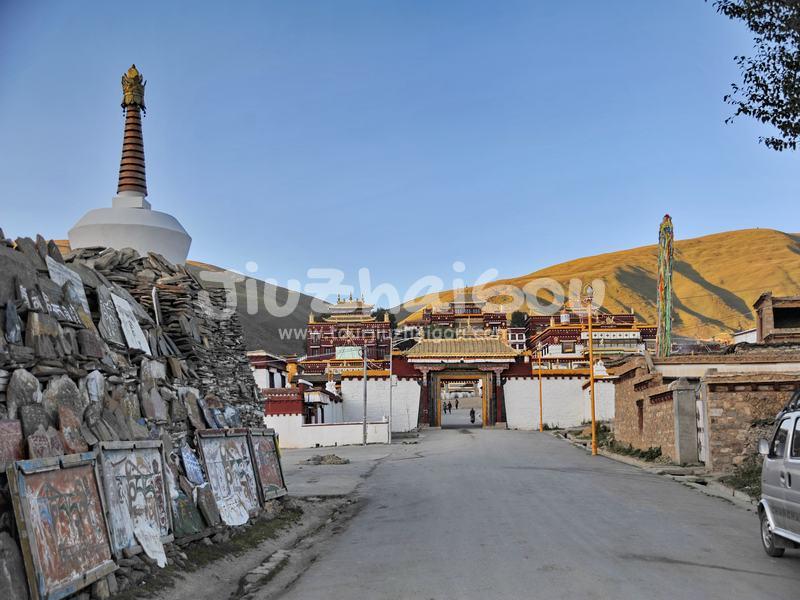 Litang Temple
