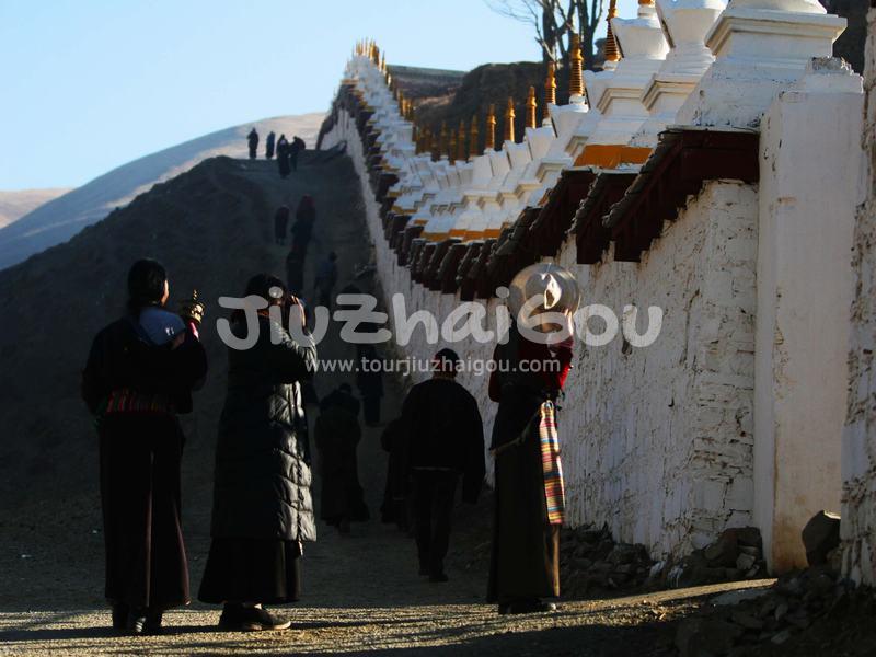 Litang Temple