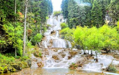 Zhaga Waterfall in Mounigou Valley