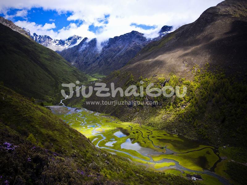 Haizi Valley in Mount Siguniang
