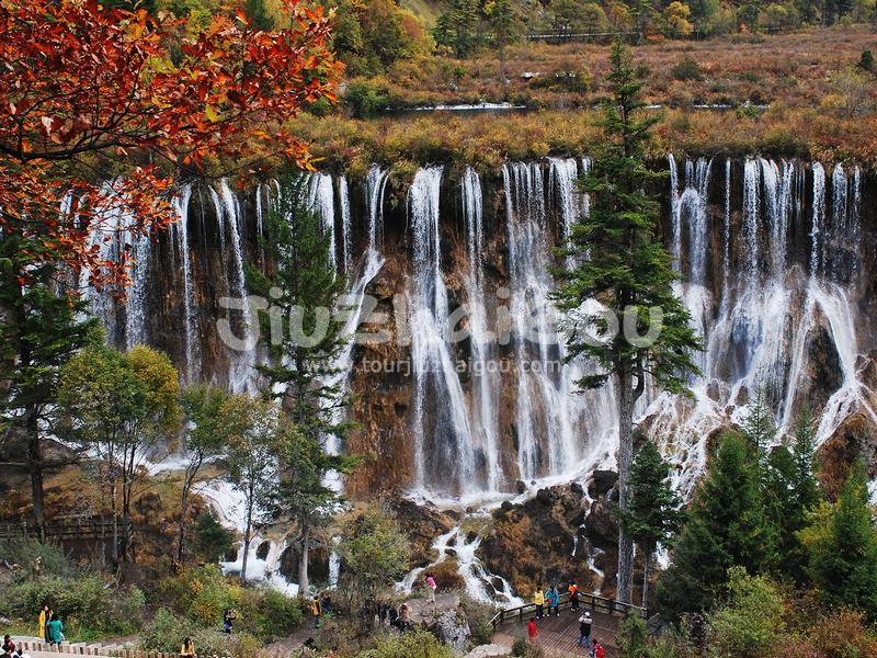 Nuo Ri Lang Waterfall - Jiuzhaigou Valley