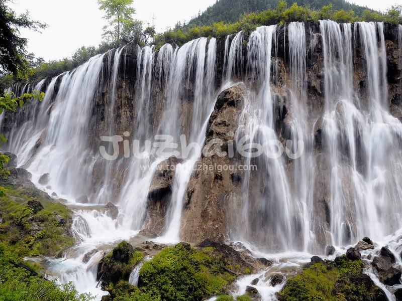Jiuzhaigou Nuorilang Waterfall