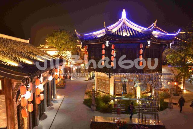 Night View of Pingle Ancient Town 