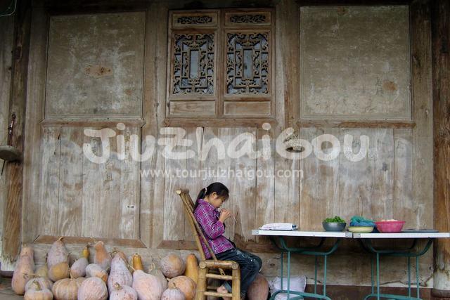 Resident of Pingle Ancient Town