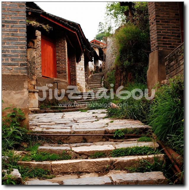 The Stone Stairway Alley in Stone Drum Town - Lijiang