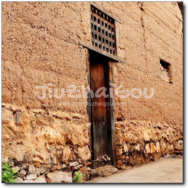  Mud House