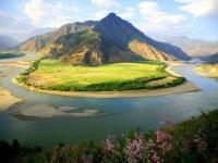 The First Bend of the Yangtze River in Shigu Town