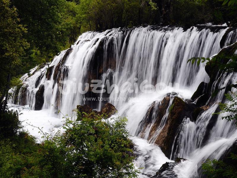 Shuzheng Waterfalls Jiuzhaigou