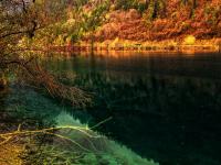 Sparkling Lake in Jiuzhaigou