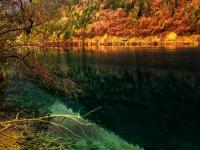 Sparkling Lake in Jiuzhaigou