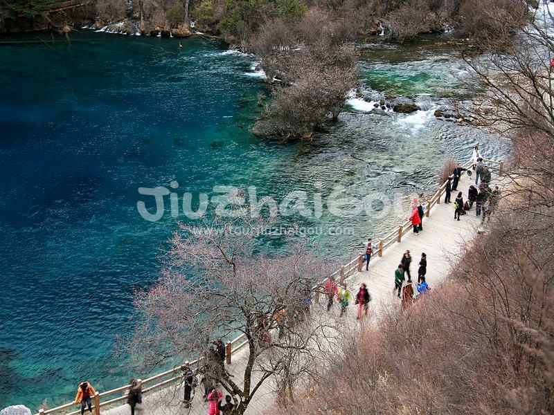 Spring in Jiuzhaigou