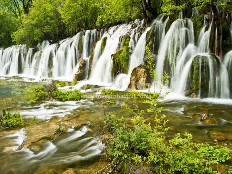 Spring in Jiuzhaigou
