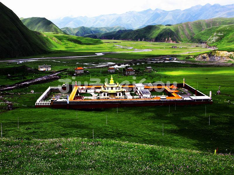 Tagong Grassland and Tagong Monastery