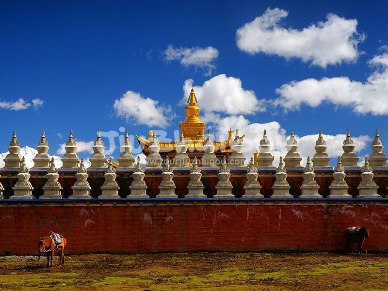 Tagong Grassland and Tagong Monastery