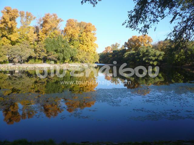 Wangjianglou Park in Autumn