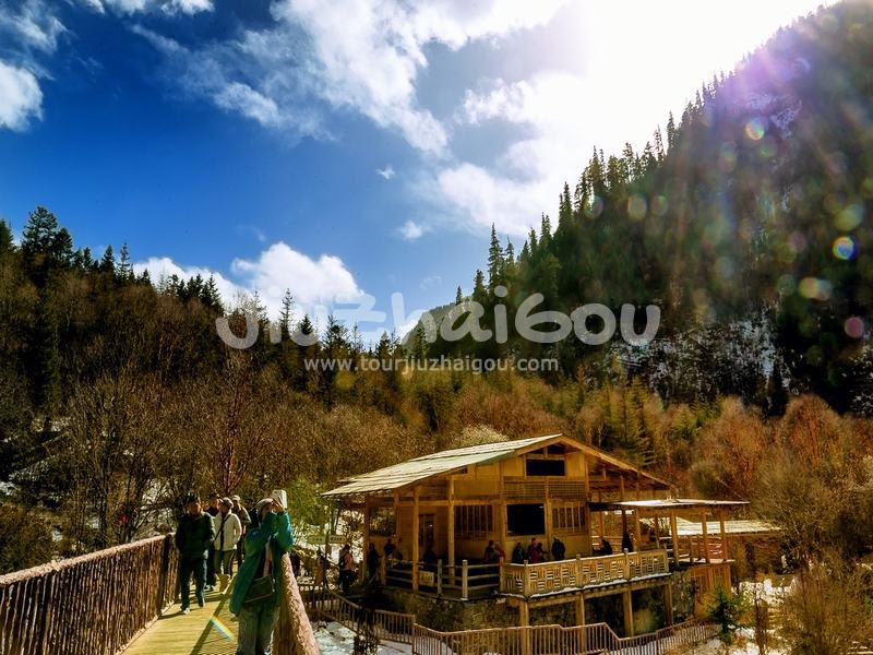 Jiuzhaigou Winter Tour