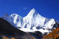 Mount Yangmaiyong in Daocheng Yading 